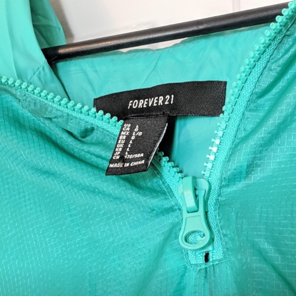 Cropped windbreaker - Picture 3 of 3